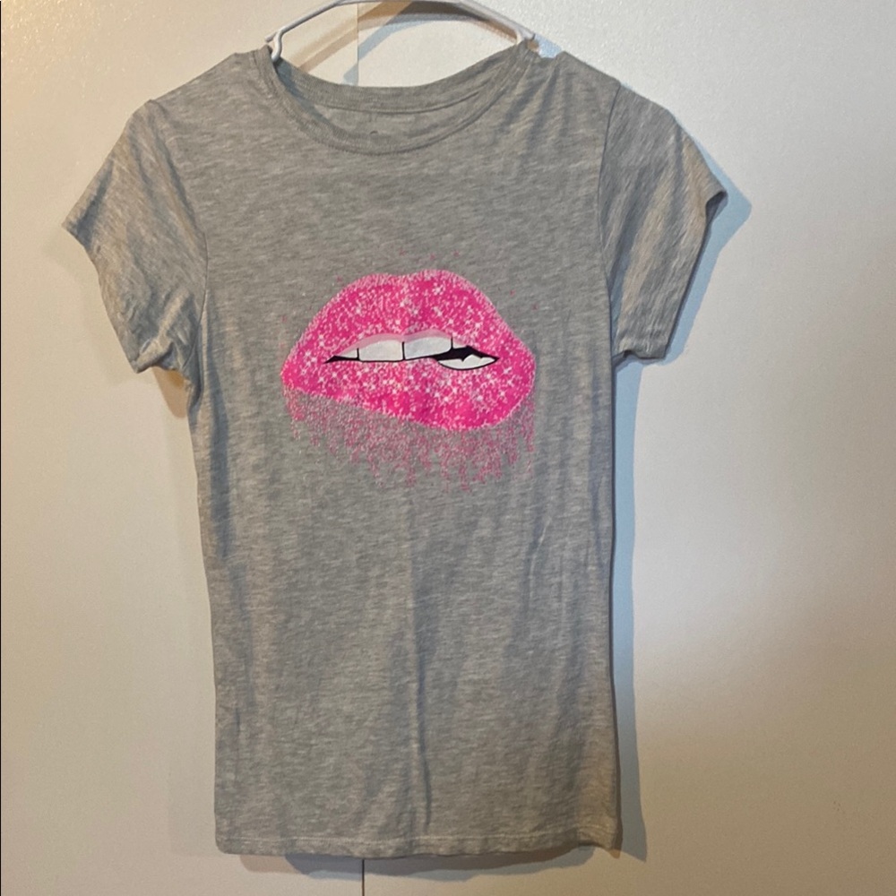 Gray T-Shirt with Pink Lips Graphic